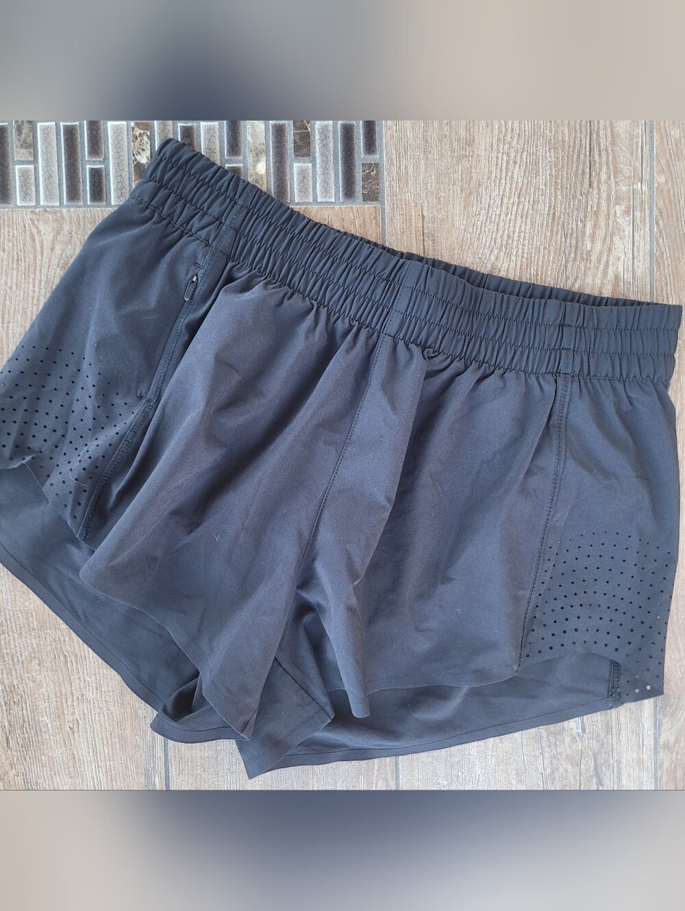 Athleta Black Hustle 3in Running Shorts Size Small